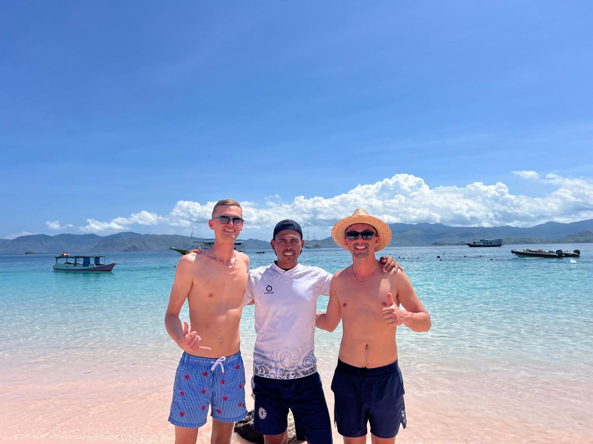 Jhuna Komodo Homestay Exteriér fotografie