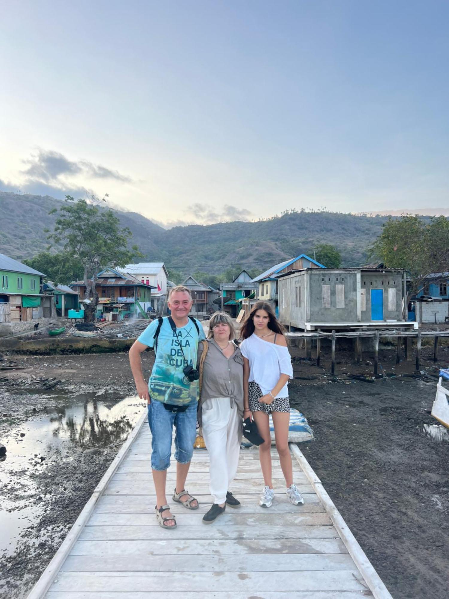 Jhuna Komodo Homestay Exteriér fotografie