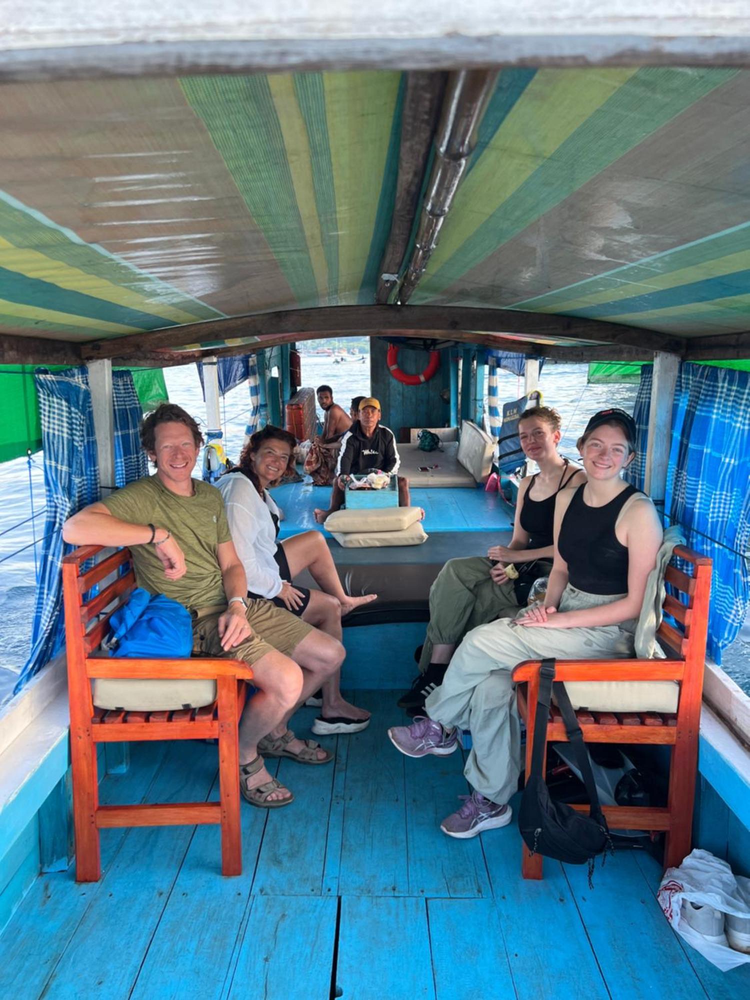 Jhuna Komodo Homestay Exteriér fotografie
